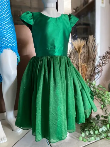 Vestidos infantis festa . Excelente qualidade .