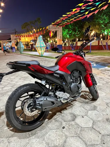 YAMAHA FAZER 250 ANO 2025 - Impecável.