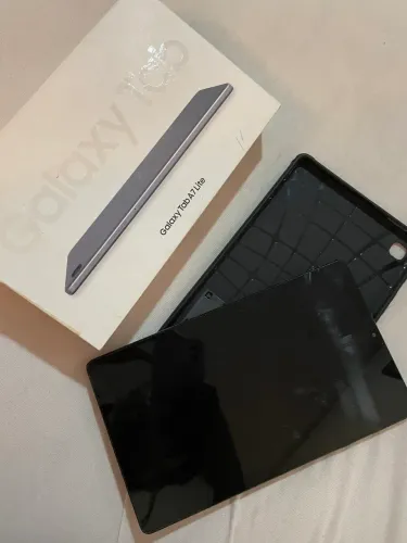 Vende-se tablet A7 lite