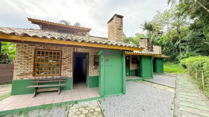 POUSADA COM 3 CABANAS À VENDA NA PRAIA DA FERRUGEM GAROPABA/SC