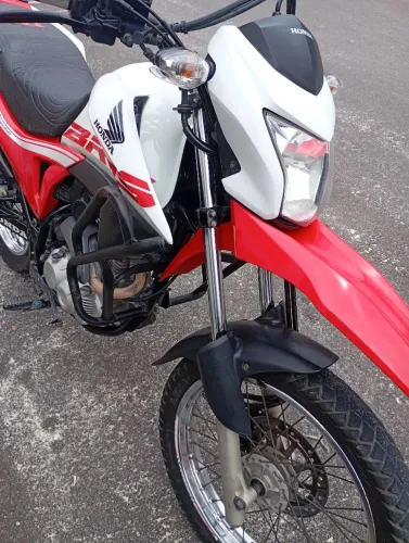 Bros 160 bem conservada