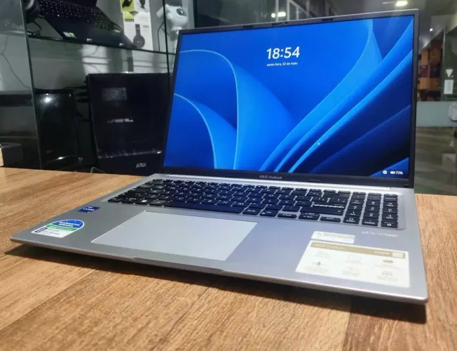 ASUS VivoBook Go 15 Ryzen 5 7520U ? Novo, 8GB RAM DDR5, SSD 256GB, Tela Full HD 15,6?