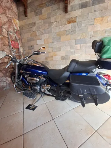 Moto de viagem. Só estrada. Super conservada.