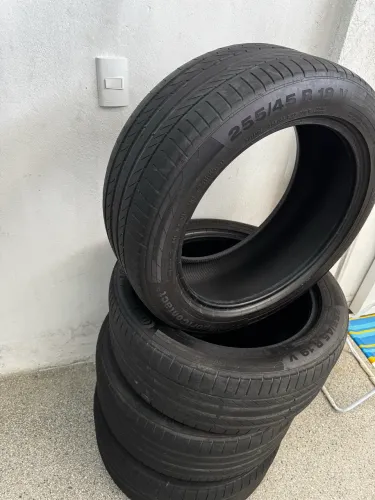 Pneu Aro 19 255/45 R19 Continental ContiSportContact