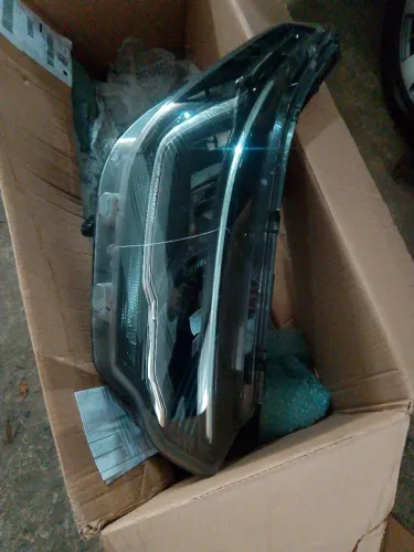 Farol strada 2022  com drl , original fiat lado direito passageiro sem conserto nem risco 