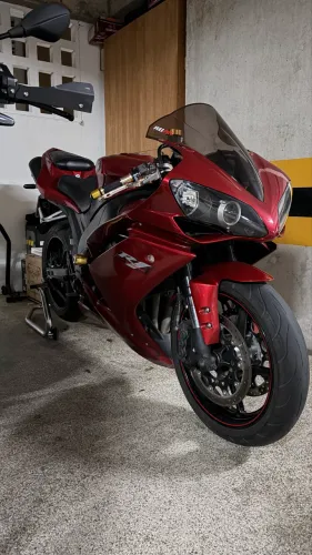 Yamaha YZF R1 Vermelha 2007
