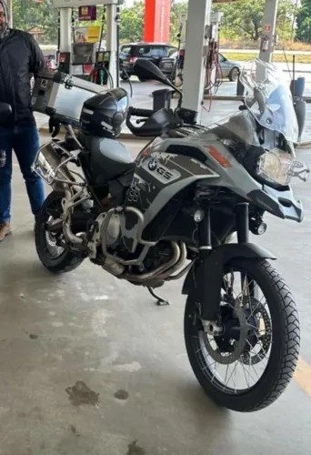 Moto muito conservada, só pegar e rodar..