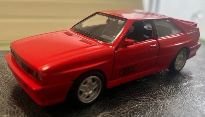 Miniatura de metal audi