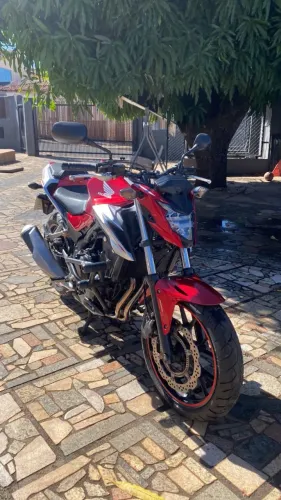CB 500 F 2019 muito nova.