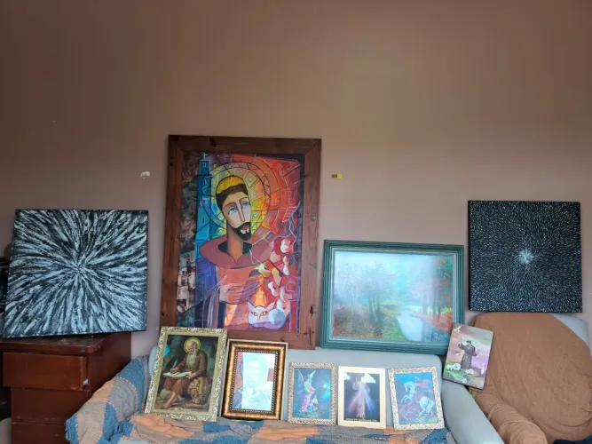 Vendo esses quadros  preços  a combinar a partir de 20,00  retirar no lugar