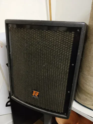 Sub-woofer ativo usado
