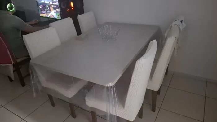 Mesa de jantar 6 lugares apenas 6 meses de uso