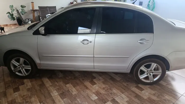 Volkswagen Polo Sedan 1.6 MI Total Flex 8V 4P 2013