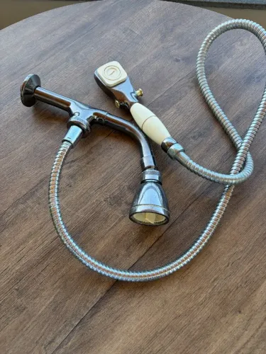 ducha higiênica usada marca Deca, mangueira flexivel, peça vintage