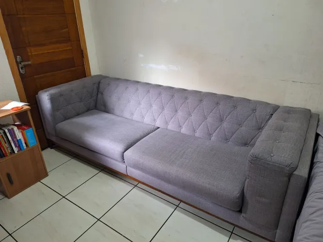 Sofá estilo chesterfield 4 lugares