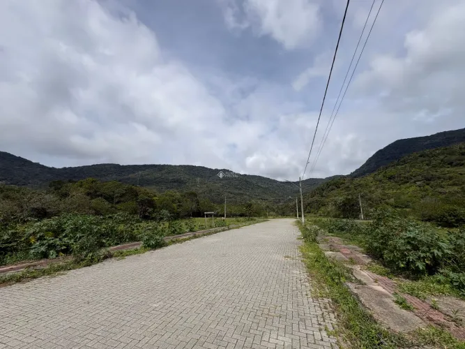 Terreno com 450,2m² à venda em Ribeirão da Ilha, Florianópolis.