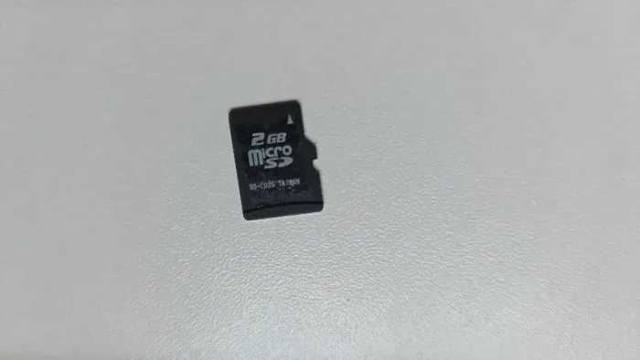 4 memórias micro SD de 2Gb