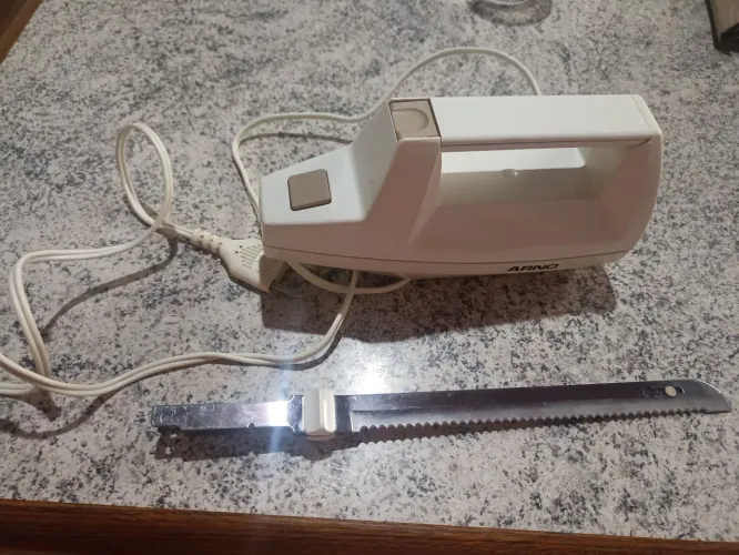 Faca elétrica Arno anos 80/90 excelente estado
