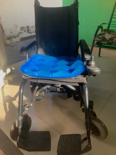 CADEIRA DE RODAS MOTORIZADA FREEDOM COMPACT 13