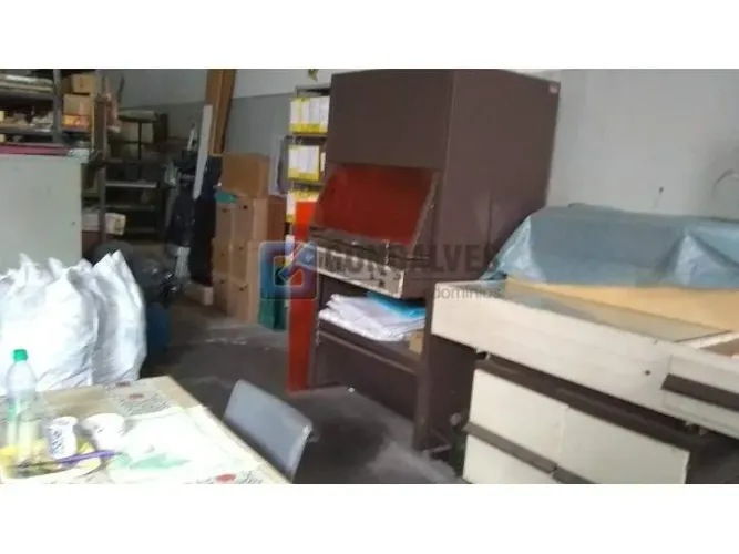 Salão Comercial à Venda em Rudge Ramos, SBC - 3 Vagas, 297m² de Terreno