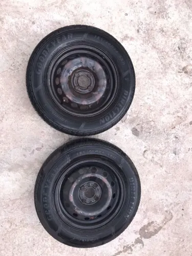 Rodas 14 GM + Pneus R14 185/70 - 2 meses de uso dos pneus como mostra a nota fiscal 