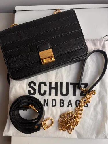Bolsa Schultz preta com duas alças 