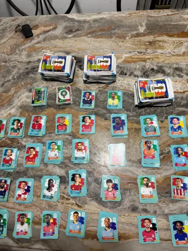 Figuras Copa 26 escolhidas e pacotes