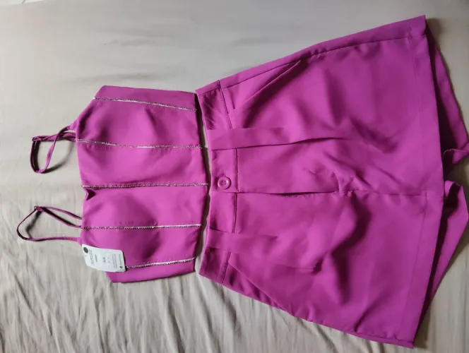 Cropped e shorts saia