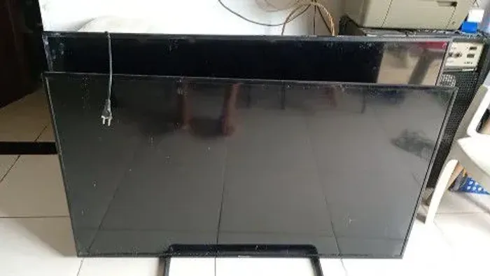 Tv pra retirada de peças