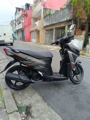 Vendo ou troco neo 125 com pequenas avarias de risco na carenagem