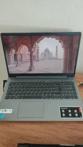 Notebook Lenovo 4gb de ram 256gb de memória