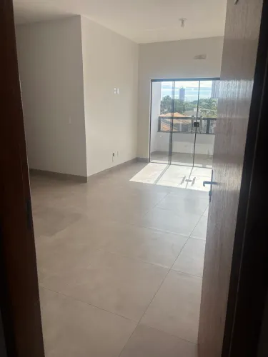 Alugo apartamento de 02 quartos 