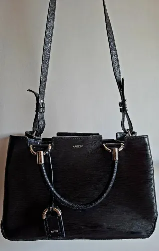 Bolsa em couro Arezzo