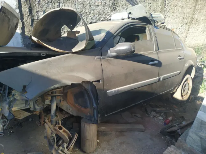 Sucata Megane 1.6
