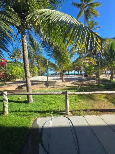 Casa de praia pé na areia em condomínio dentro de Maceió