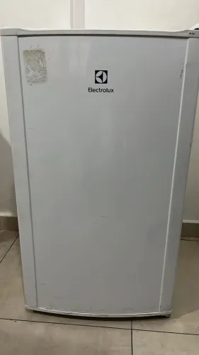 Frigobar Electrolux 122L Branco, em perfeito estado