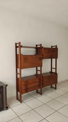 Móvel modular em sucupira maciça