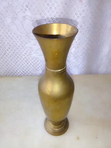 Vaso Floreira bokido em metal dourado*