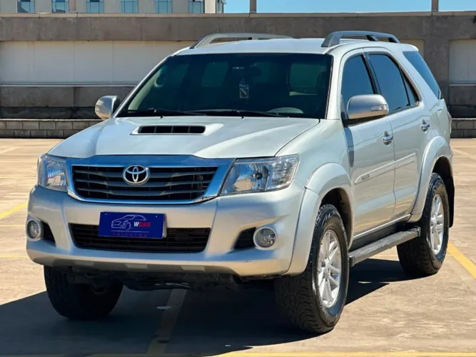 Toyota Hilux SW4 2.7 16V 2013