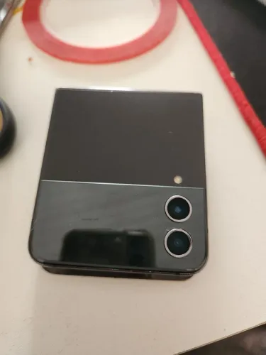 Samsung Galaxy Z Flip 4