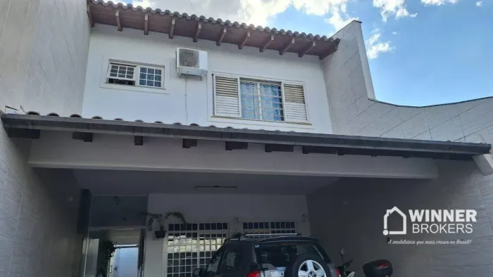 Sobrado com 3 dormitórios à venda, 221 m² por R$ 630.000,00 - Zona 07 - Maringá/PR