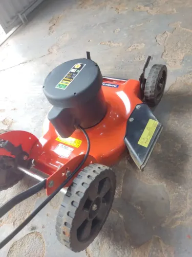 Cortador de grama elétrico