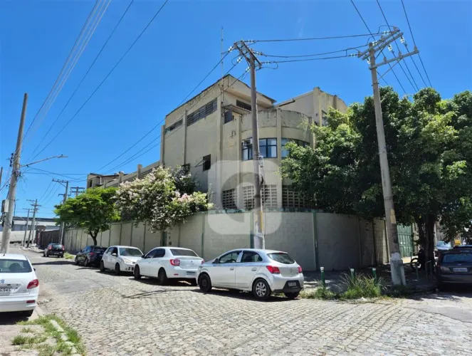 Galpão Industrial com Prédio Administrativo Porteira Fechada