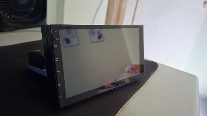 Multimidia 1 dim 7 polegadas 2gb RAM 32gb armazena android ( youtube, Netflix e etc... )