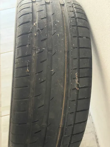 Pneu continental extreme contacte 225/50 ZR 17 94W zero nunca foi usa. valor 700 reais