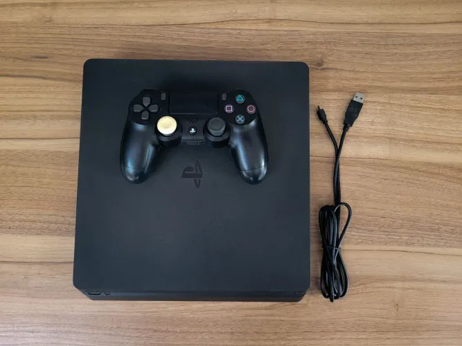 Playstation 4 Slim 1TB 12.50 (DESBLOQUEÁVEL) + 1 Controle