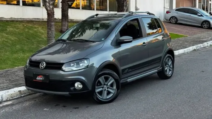 Volkswagen Crossfox 1.6 MI Total Flex 8V 5P 2012