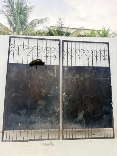 Vendo portão de duas folhas 