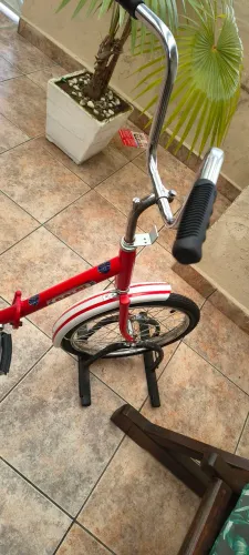 Vendo bicicleta Caloi berlineta aro 20 com freio contra pedal.