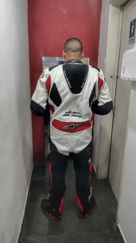 Macacão alpinestar tamanho 56 